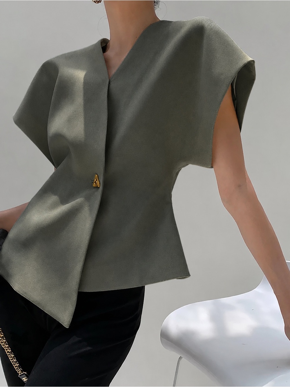 121 Trendy V-Neck Button Down Blouse